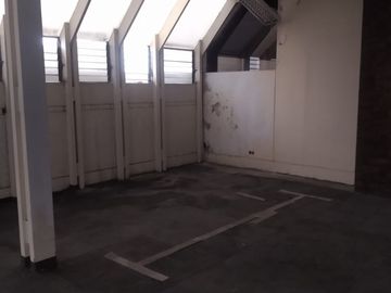 Alquiler de amplia Oficina de 386mt2 en 3 piso de edificio mixto en san isidro