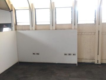 Alquiler de amplia Oficina de 386mt2 en 3 piso de edificio mixto en san isidro