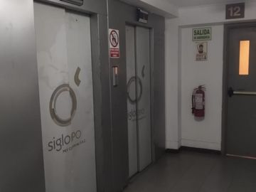 Alquiler de amplia Oficina de 386mt2 en 3 piso de edificio mixto en san isidro