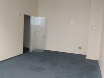 Alquiler de amplia Oficina de 386mt2 en 3 piso de edificio mixto en san isidro