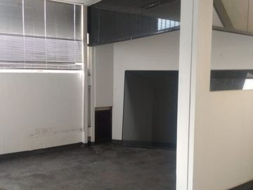 Alquiler de amplia Oficina de 386mt2 en 3 piso de edificio mixto en san isidro