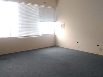 Alquiler de amplia Oficina de 386mt2 en 3 piso de edificio mixto en san isidro