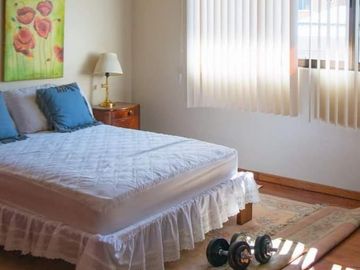 Casa de venta en la zona mas comercial de Cuenca ideal para uso comercial