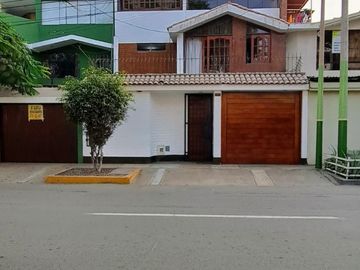 OCASIÓN SE VENDE LINDA CASA EN CHORRILLOS