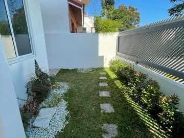 NEW BUILT HOUSE FOR SALE LOCATED IN A PRIME SUBDIVISION NEAR MAJOR ESTABLISHMENENTS