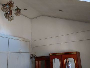 276 Sqm Lot Area, 7 BR, 3 T&B, 3 toilets, 2 carpark - RUSH Sale Metrovilla Valenzuela City