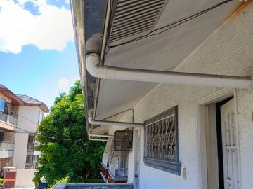 276 Sqm Lot Area, 7 BR, 3 T&B, 3 toilets, 2 carpark - RUSH Sale Metrovilla Valenzuela City