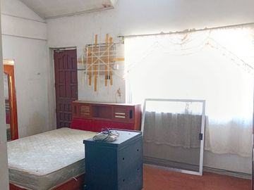 276 Sqm Lot Area, 7 BR, 3 T&B, 3 toilets, 2 carpark - RUSH Sale Metrovilla Valenzuela City
