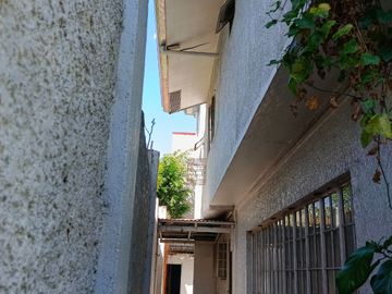 276 Sqm Lot Area, 7 BR, 3 T&B, 3 toilets, 2 carpark - RUSH Sale Metrovilla Valenzuela City