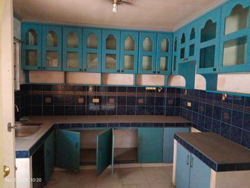 276 Sqm Lot Area, 7 BR, 3 T&B, 3 toilets, 2 carpark - RUSH Sale Metrovilla Valenzuela City