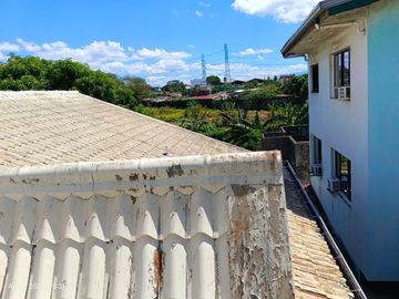 276 Sqm Lot Area, 7 BR, 3 T&B, 3 toilets, 2 carpark - RUSH Sale Metrovilla Valenzuela City