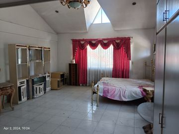 276 Sqm Lot Area, 7 BR, 3 T&B, 3 toilets, 2 carpark - RUSH Sale Metrovilla Valenzuela City