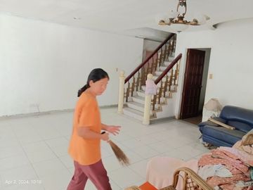 276 Sqm Lot Area, 7 BR, 3 T&B, 3 toilets, 2 carpark - RUSH Sale Metrovilla Valenzuela City