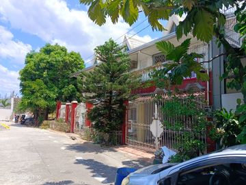 276 Sqm Lot Area, 7 BR, 3 T&B, 3 toilets, 2 carpark - RUSH Sale Metrovilla Valenzuela City