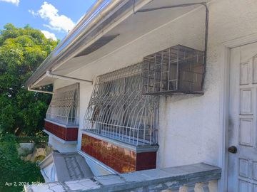 276 Sqm Lot Area, 7 BR, 3 T&B, 3 toilets, 2 carpark - RUSH Sale Metrovilla Valenzuela City