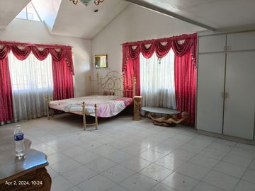 276 Sqm Lot Area, 7 BR, 3 T&B, 3 toilets, 2 carpark - RUSH Sale Metrovilla Valenzuela City