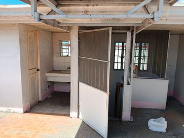 276 Sqm Lot Area, 7 BR, 3 T&B, 3 toilets, 2 carpark - RUSH Sale Metrovilla Valenzuela City