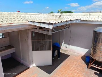 276 Sqm Lot Area, 7 BR, 3 T&B, 3 toilets, 2 carpark - RUSH Sale Metrovilla Valenzuela City