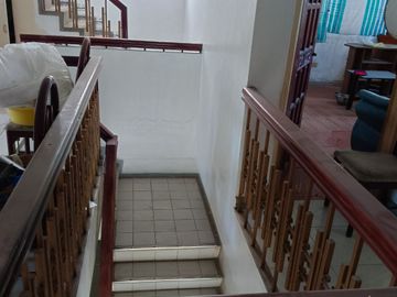 276 Sqm Lot Area, 7 BR, 3 T&B, 3 toilets, 2 carpark - RUSH Sale Metrovilla Valenzuela City