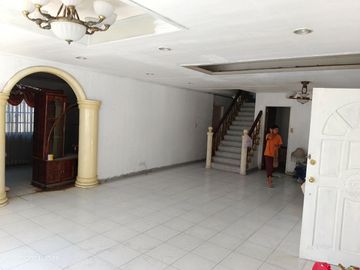276 Sqm Lot Area, 7 BR, 3 T&B, 3 toilets, 2 carpark - RUSH Sale Metrovilla Valenzuela City