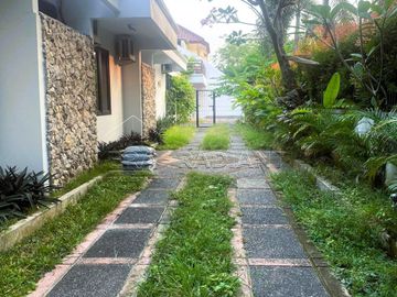 2. Rumah Hook Dijual di Jl. Delman, Tanah Kusir, Jaksel