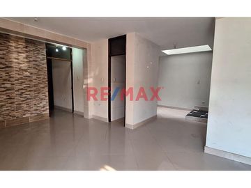 Casa En Esquina Av. Tupac Amaru 310 M2 Cp El Milagro ID 1091920