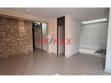 Casa En Esquina Av. Tupac Amaru 310 M2 Cp El Milagro ID 1091920