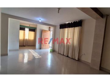 Casa En Esquina Av. Tupac Amaru 310 M2 Cp El Milagro ID 1091920