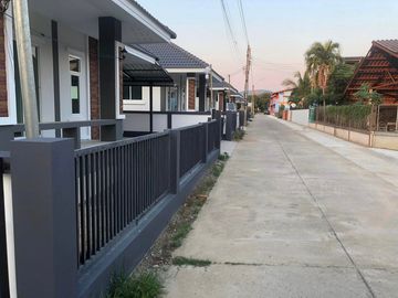 Newly built house and land for sale, next to the main chedi, Mae Krua, Chiang Mai-Phrao. Mae Faek Mai Subdistrict, San Sai District, Chiang Mai Provin