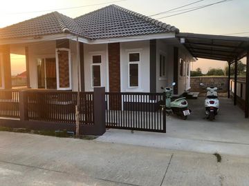 Newly built house and land for sale, next to the main chedi, Mae Krua, Chiang Mai-Phrao. Mae Faek Mai Subdistrict, San Sai District, Chiang Mai Provin