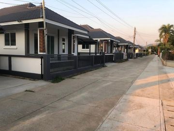 Newly built house and land for sale, next to the main chedi, Mae Krua, Chiang Mai-Phrao. Mae Faek Mai Subdistrict, San Sai District, Chiang Mai Provin