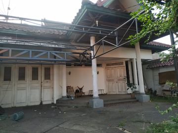 DIJUAL RUMAH TUA HITUNG TANAH CIRENDEU DEKAT LEBAK BULUS CIPUTAT TIMUR TANGERANG SELATAN BANTEN