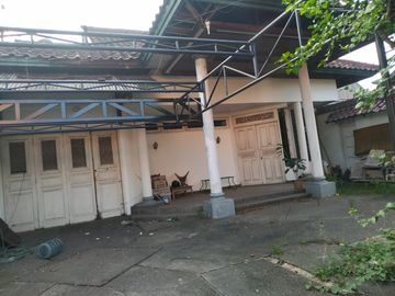 DIJUAL RUMAH TUA HITUNG TANAH CIRENDEU DEKAT LEBAK BULUS CIPUTAT TIMUR TANGERANG SELATAN BANTEN