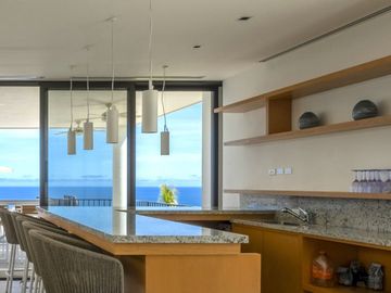 Departamento con vista al mar, alberca infinity y area de asador, spa y gimnasio, venta en Cabo San Lucas.