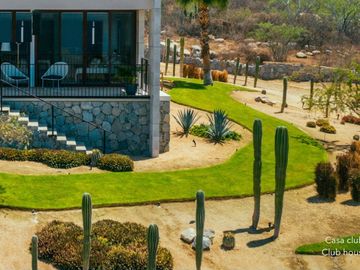 Departamento con vista al mar, alberca infinity y area de asador, spa y gimnasio, venta en Cabo San Lucas.
