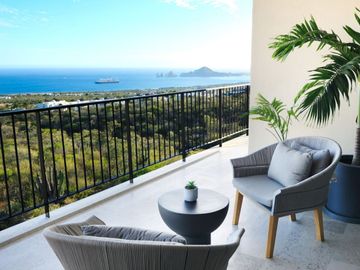 Departamento con vista al mar, alberca infinity y area de asador, spa y gimnasio, venta en Cabo San Lucas.