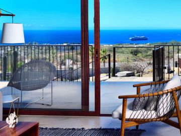 Departamento con vista al mar, alberca infinity y area de asador, spa y gimnasio, venta en Cabo San Lucas.