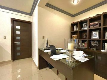 CASA EN VENTA CON  JARDIN,  Y ALBERCA EN CUERNAVACA MORELOS