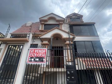 Casa rentera en venta en Loja sector San José