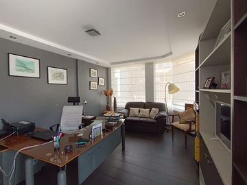 EXCLUSIVA PROPIEDAD EN VENTA - CUMBAYÁ - 884 M2