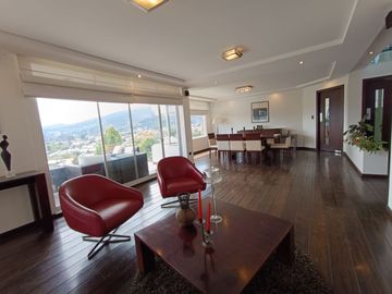 EXCLUSIVA PROPIEDAD EN VENTA - CUMBAYÁ - 884 M2