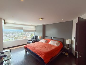 EXCLUSIVA PROPIEDAD EN VENTA - CUMBAYÁ - 884 M2
