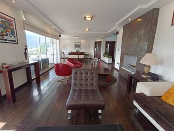 EXCLUSIVA PROPIEDAD EN VENTA - CUMBAYÁ - 884 M2