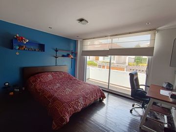 EXCLUSIVA PROPIEDAD EN VENTA - CUMBAYÁ - 884 M2