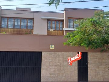Casa en venta en Miraflores, Calle Olaechea US$ 830,000 dolares