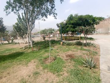 Casa en Venta frente a Parque en Carabayllo