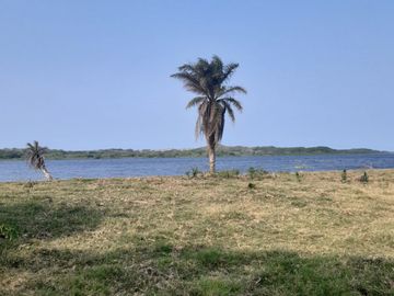 Excelente terreno a orilla del rio La Antigua
