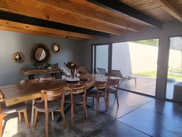 MODERNA CASA EN VENTA, VALLE DE BRAVO