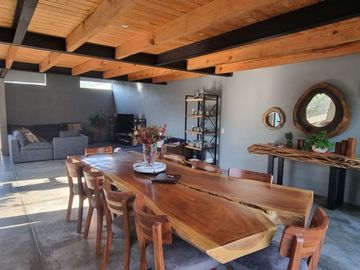 MODERNA CASA EN VENTA, VALLE DE BRAVO