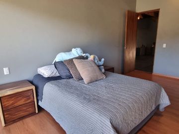 MODERNA CASA EN VENTA, VALLE DE BRAVO